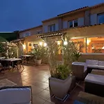 Hotel Les Calanques 3*