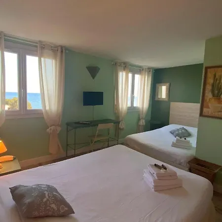 Les Calanques レ・ズィサンブル