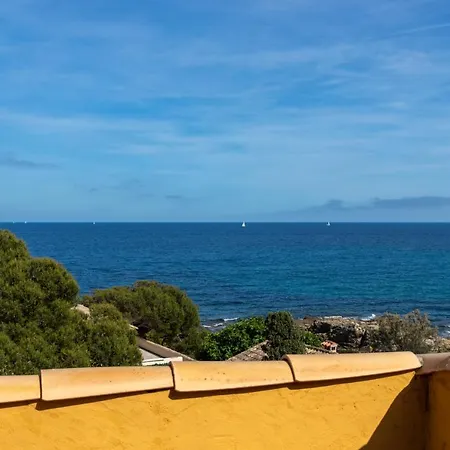 Les Calanques 3* レ・ズィサンブル