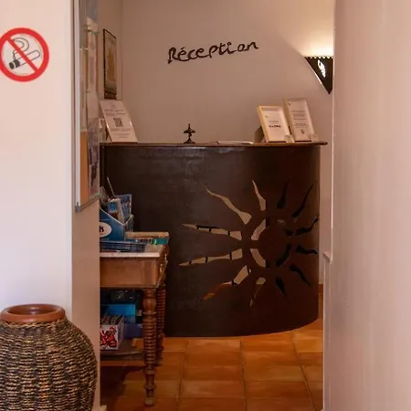 Les Calanques ホテル 3*