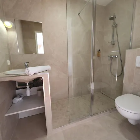 Les Calanques レ・ズィサンブル