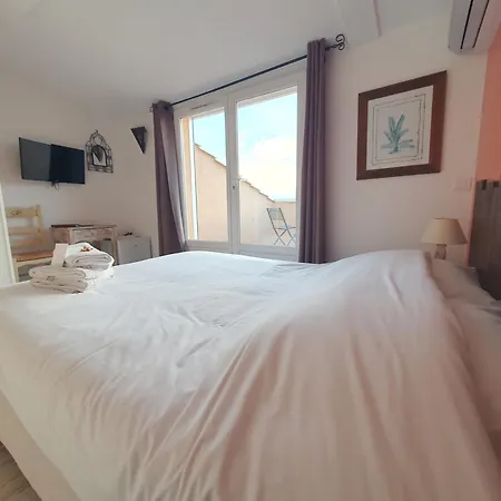 Les Calanques ホテル