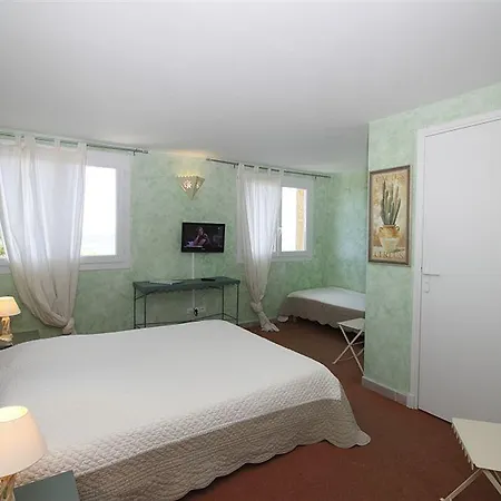 Les Calanques Hotell 3*