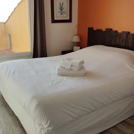 Hotel Les Calanques 3*