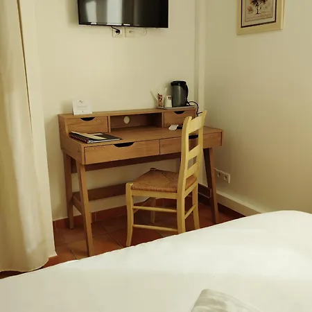 Hotel Les Calanques 3*