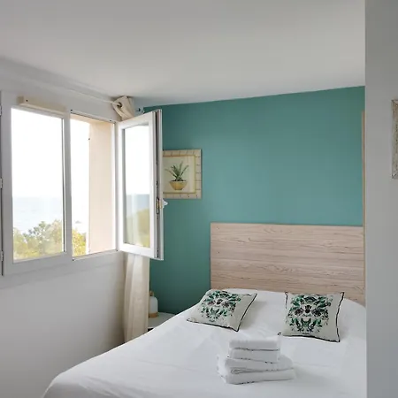 Les Calanques 3* レ・ズィサンブル