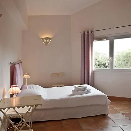 ホテル Les Calanques 3*