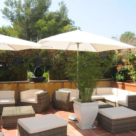 Les Calanques Hotell 3*