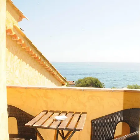 Les Calanques レ・ズィサンブル