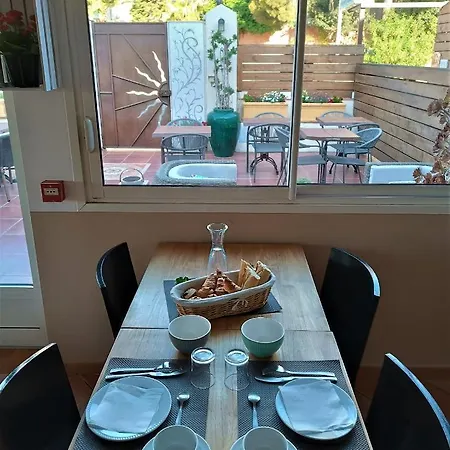 Hotel Les Calanques 3*