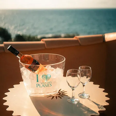 Hotel Les Calanques 3*